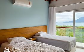 Linda Casa Com Vista Incrivel Em Condominio No Sul Da Ilha